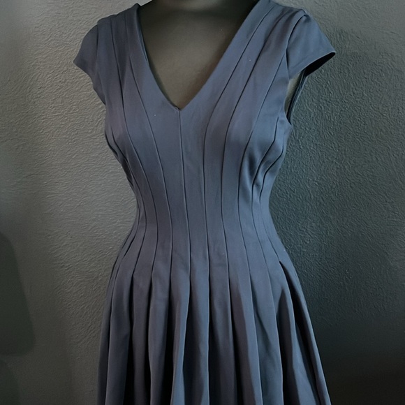 White House Black Market Dresses & Skirts - White House Black Market navy blue pleated skater dress lined sz 4